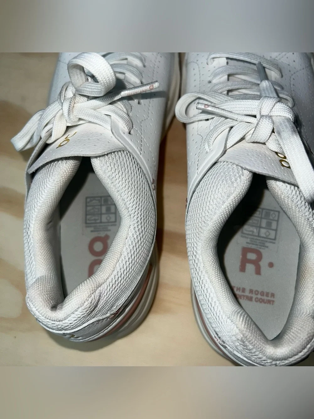 On Cloud The Roger Centre Court Sneakers Shoes Size Womens US 7 White Woodrose
